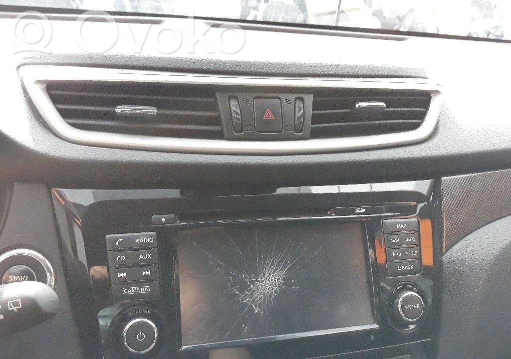 Nissan X-Trail T32 Interruttore luci di emergenza