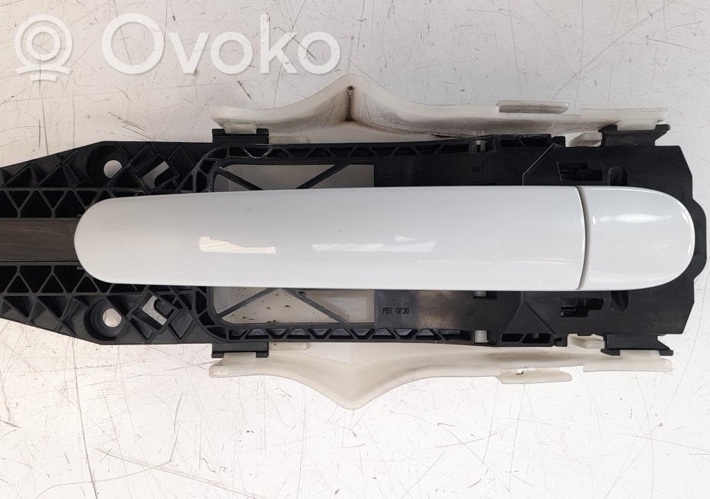 Etuoven ulkokahva   5N0837017E,5N0837017E