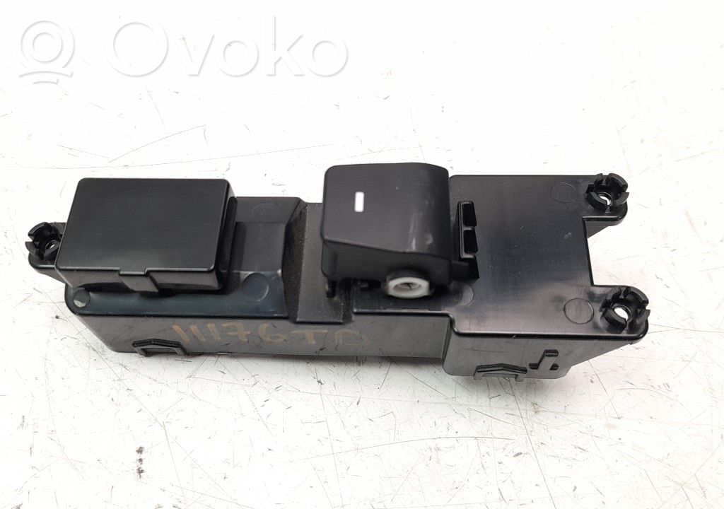 Hyundai Tucson TL Interruptor del elevalunas eléctrico