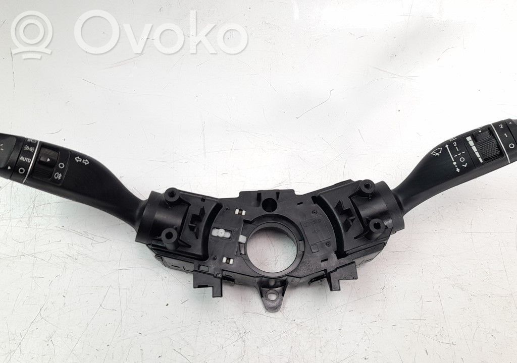 Hyundai Tucson TL Boutons / interrupteurs volant