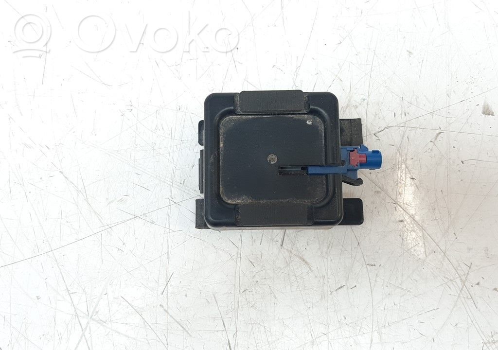 Otras unidades de control/módulos   EB3T19C175DA