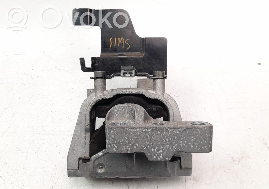 Engine mount bracket   5N0199262F