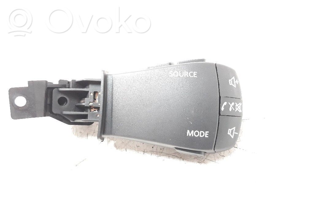Dacia Jogger Pulsanti/interruttori sul volante