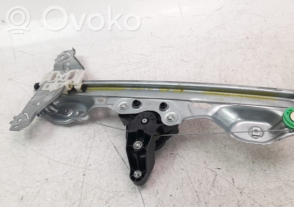 Nissan Pulsar Meccanismo di sollevamento del finestrino posteriore senza motorino 