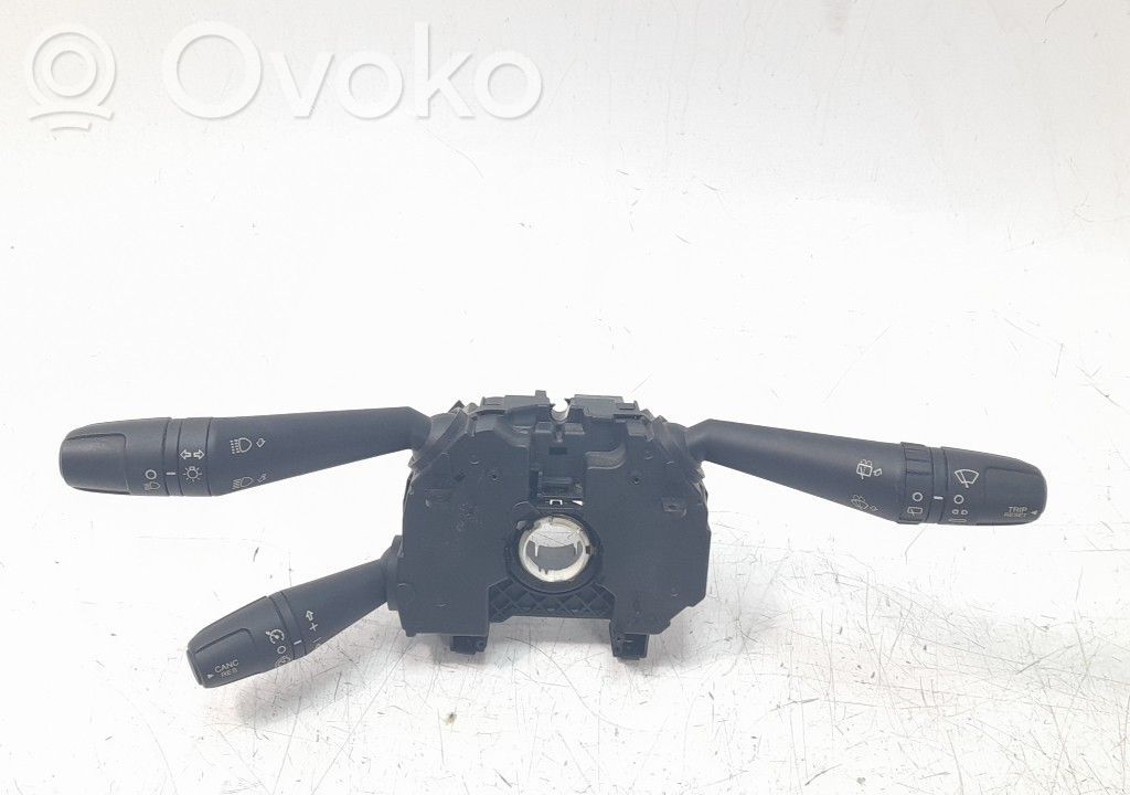 Boutons / interrupteurs volant   735593861