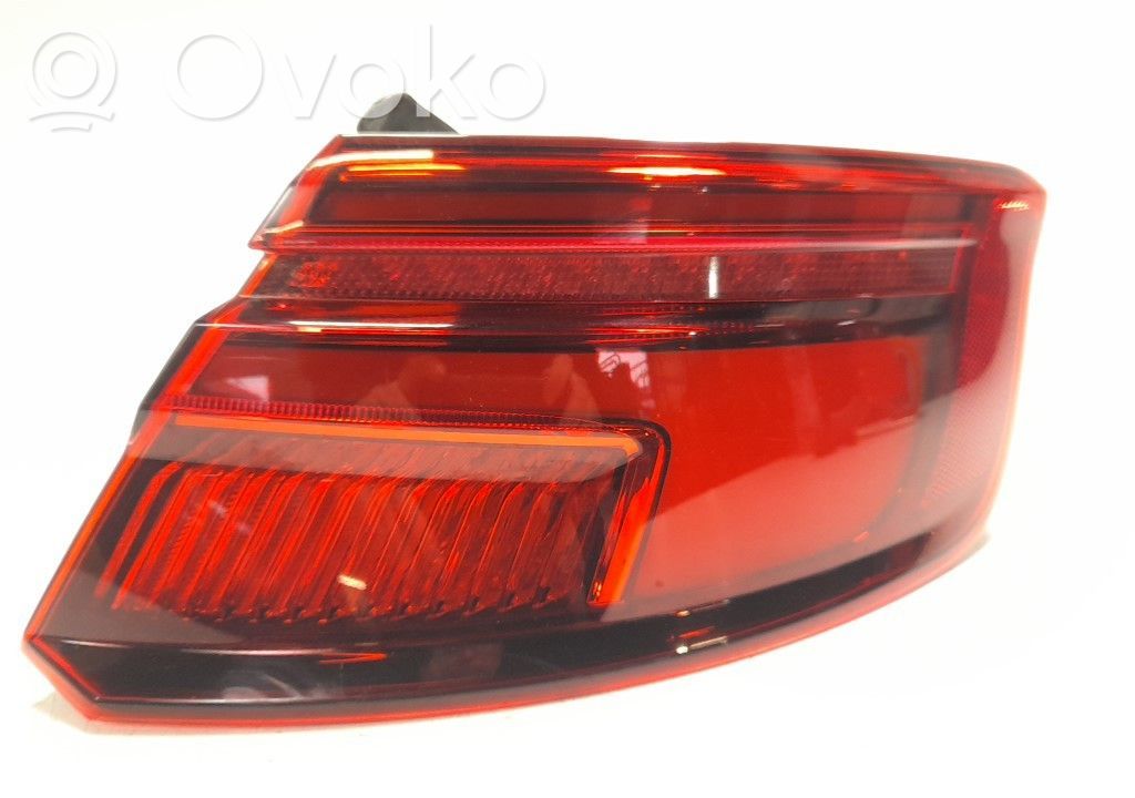 Luz trasera/de freno   8V945092