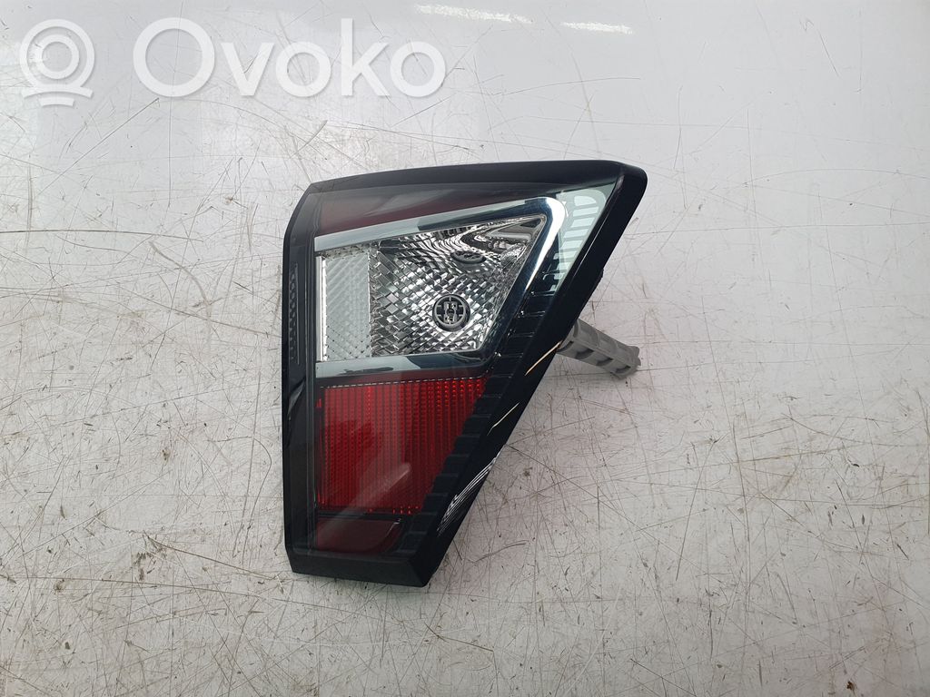 Ford Kuga II Etuajovalon polttimo 