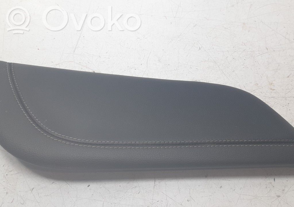 Osłona tylnej klapy   63044E07