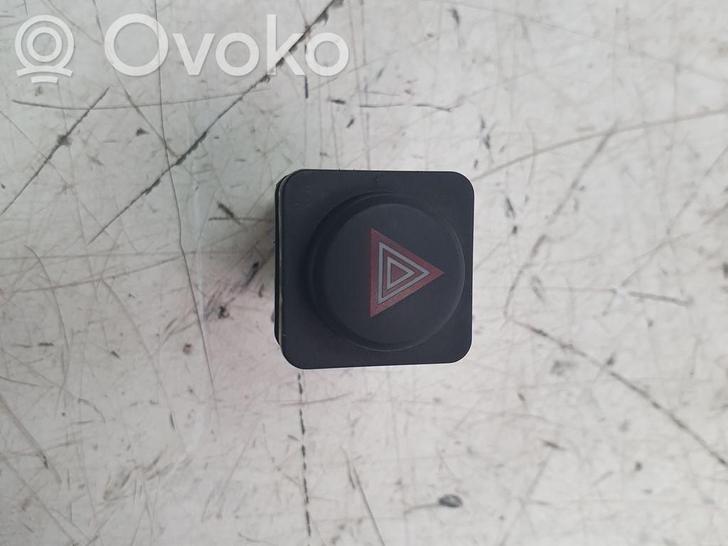 Botón interruptor de luz de peligro   YP00033477