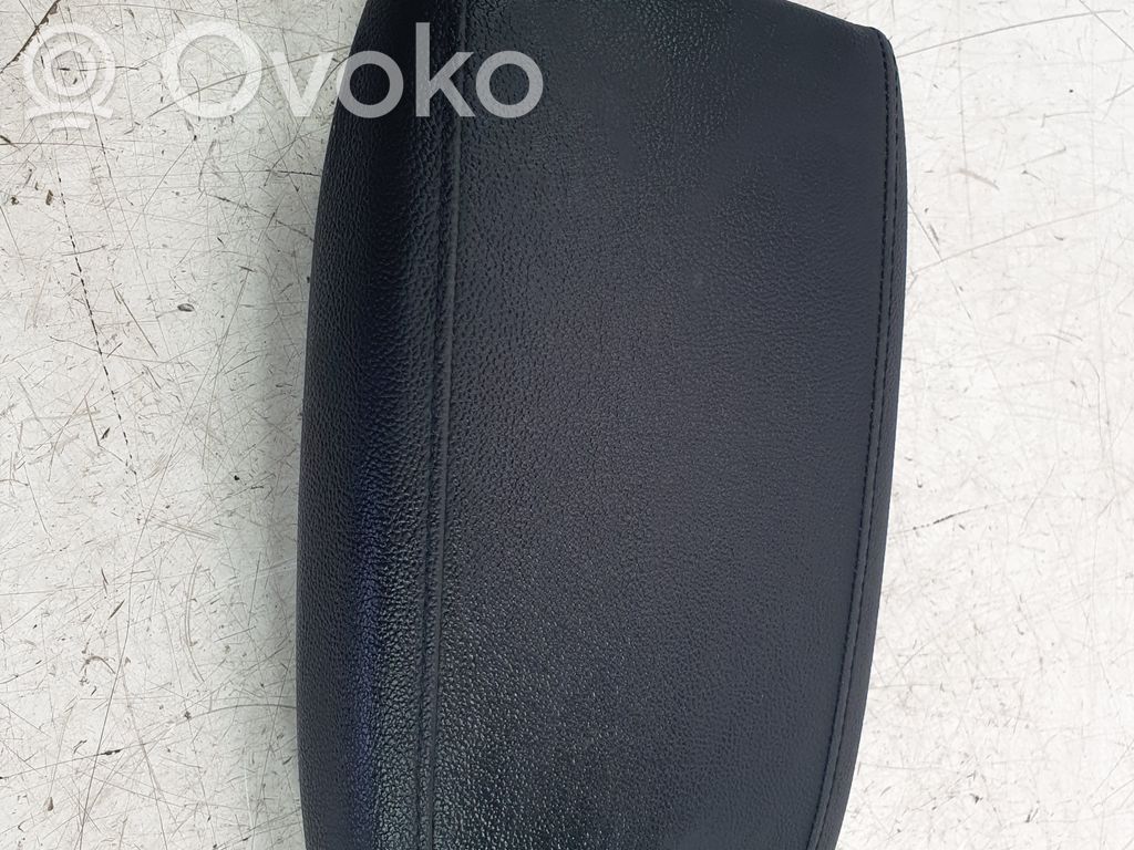 KIA Xceed Armrest 