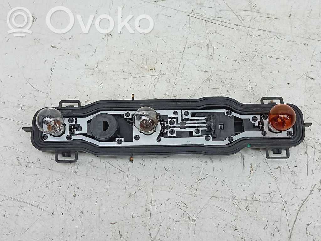 Renault Kangoo II Takavalon polttimon suojan pidike 