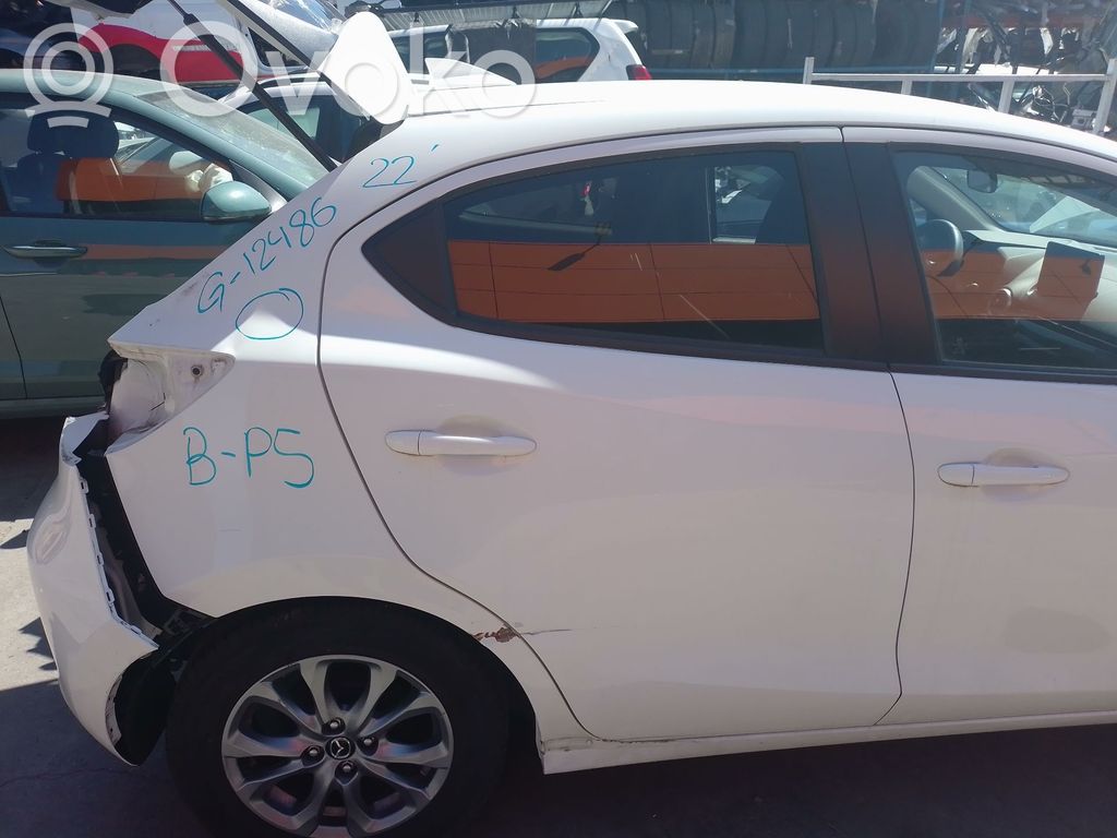 Mazda 2 Tür hinten