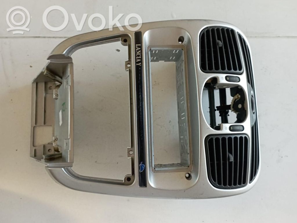 Lancia Y 840 Panelės apdaila 