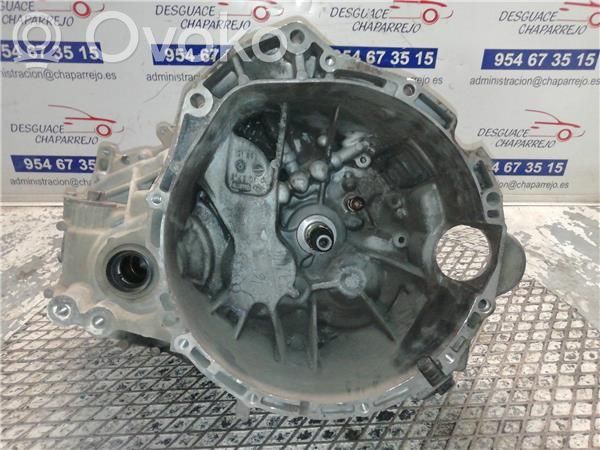Nissan Primera Cutie viteze manuală cu 5 trepte 