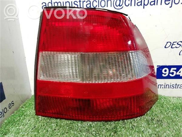 Lámpara de faros/luces traseros