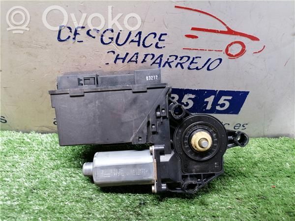 Audi A4 S4 B5 8D Motorino deflettore/vetro 