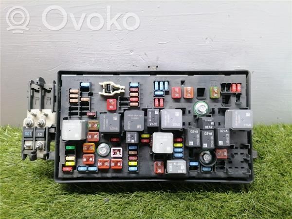 Opel Insignia A Módulo de fusible 