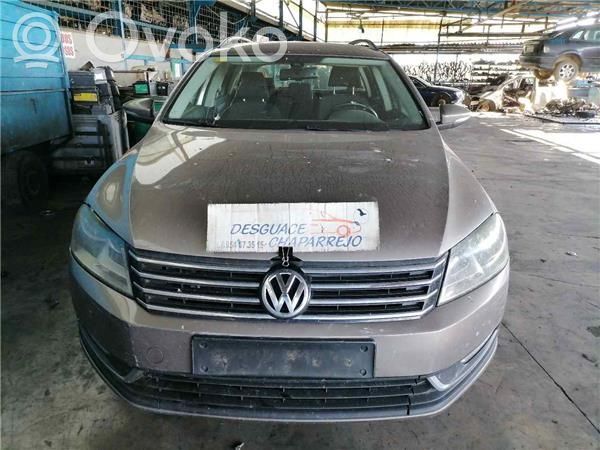 Volkswagen PASSAT B5.5 Takavalon polttimo 