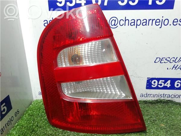 Lámpara de faros/luces traseros