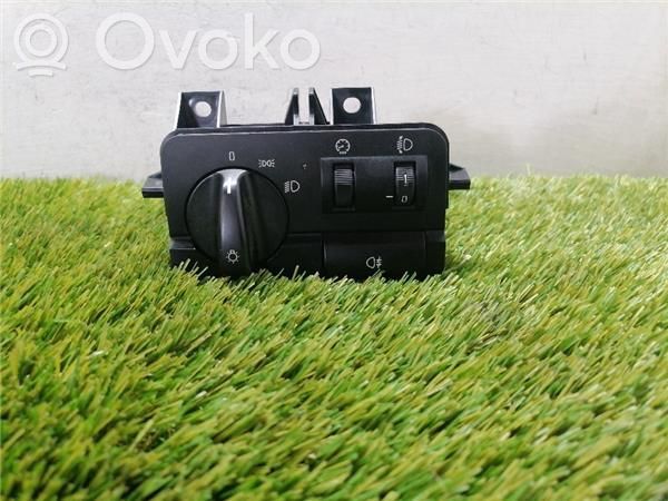 Light switch   6925088,532228800