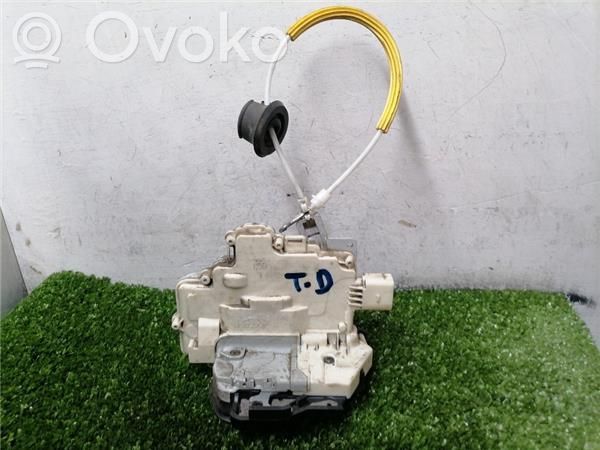 Cerradura de puerta trasera   8E0839016AA,8E0839016AA