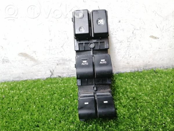Hyundai i30 Electric window control switch 