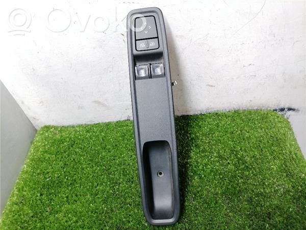 Renault Sandero I Interrupteur commade lève-vitre