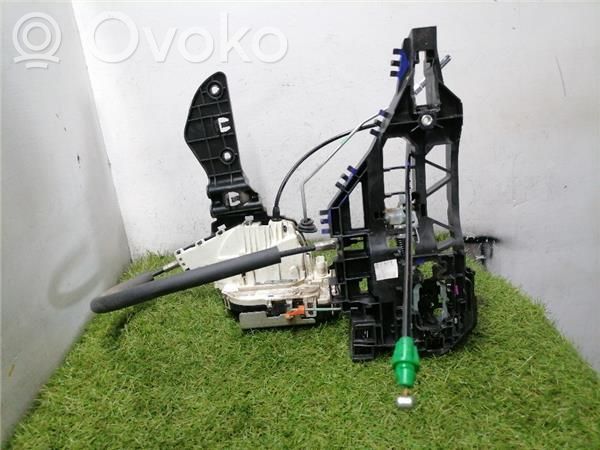 Fiat Freemont Zamek drzwi przednich 