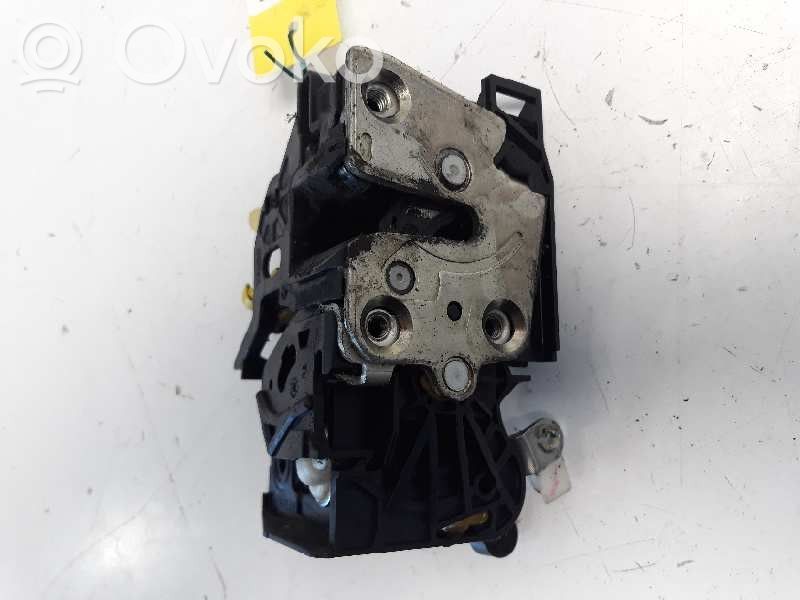 Dacia Sandero II Front door lock 