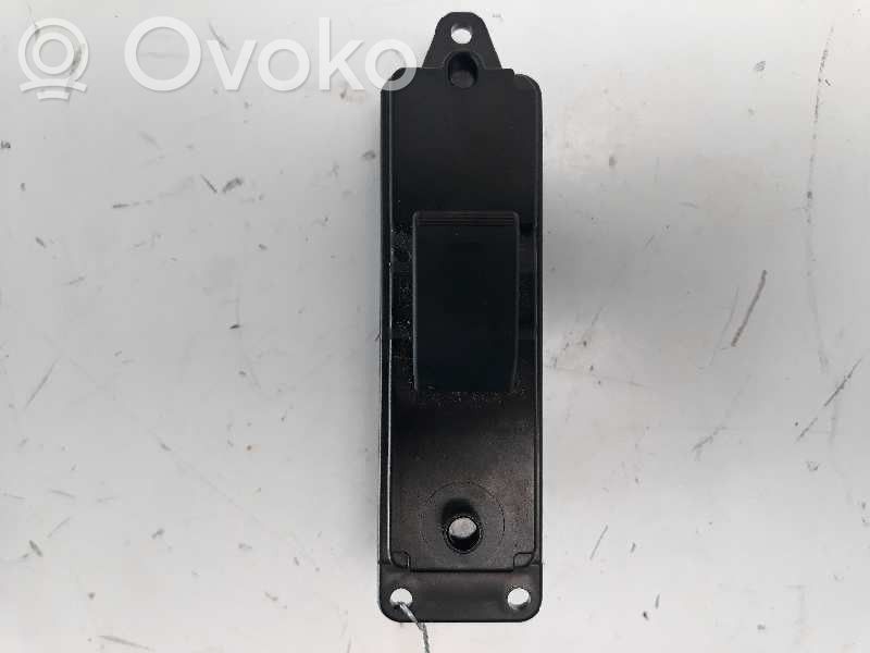 Electric window control switch   GS1D66380,03124610