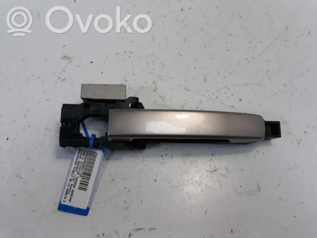Nissan Qashqai Klamka zewnętrzna drzwi tylnych 