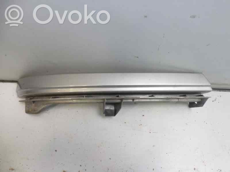 Opel Zafira A Kojelaudan kehys 