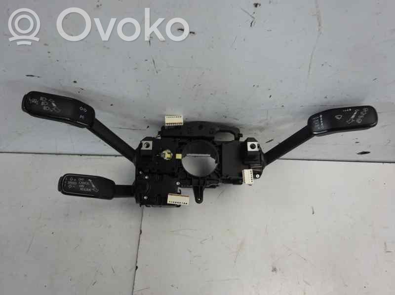 Seat Leon (5F) Steering wheel buttons/switches 