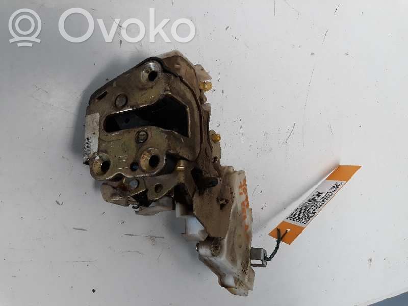 Cerradura de puerta trasera   8255350J01
