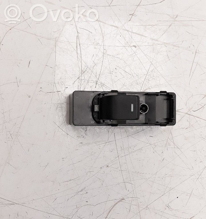 Mazda 3 III Electric window control switch 