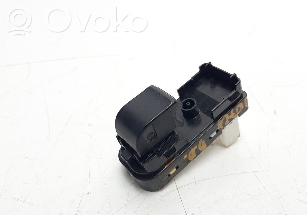 Interruptor del elevalunas eléctrico   D09H66370