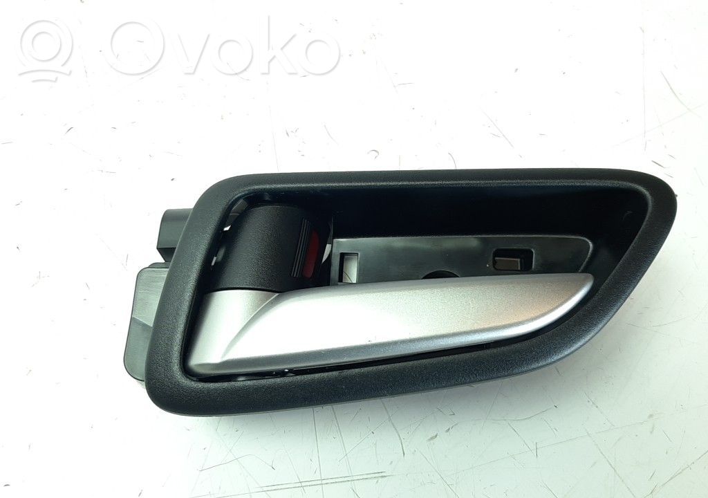 Manecilla interna puerta trasera   D09L59330B