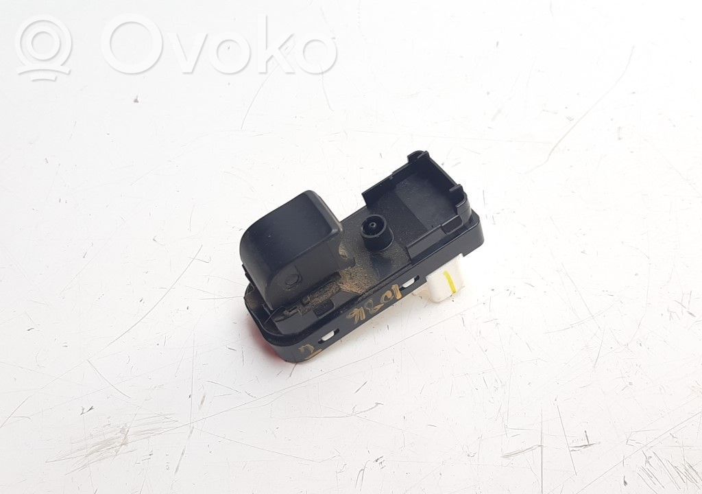 Interruptor del elevalunas eléctrico   D09H66370