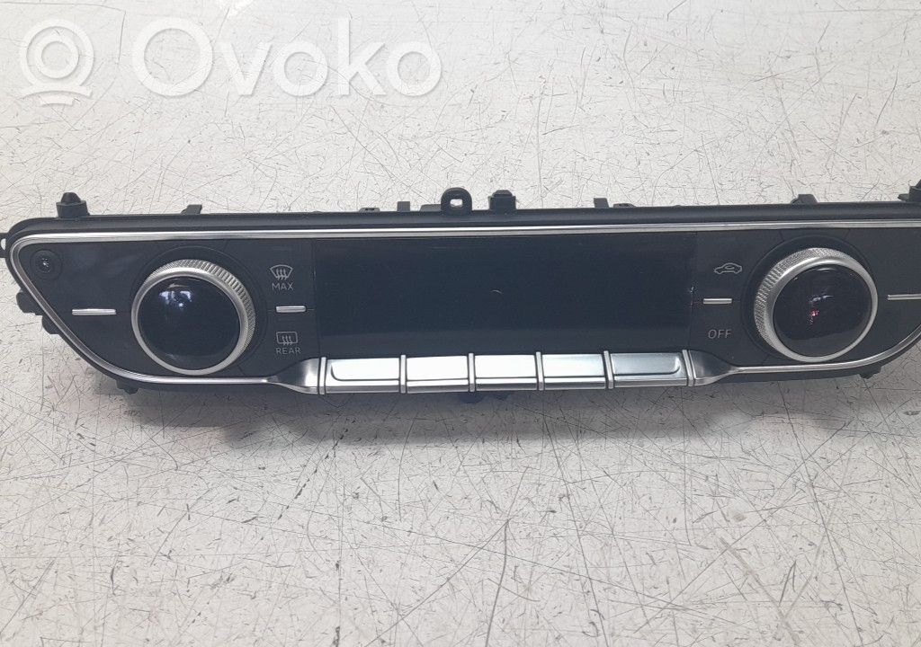 Audi A4 S4 B9 8W Climate control unit 