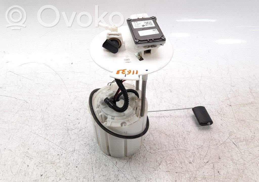 Bomba interna de combustible   33040J9200