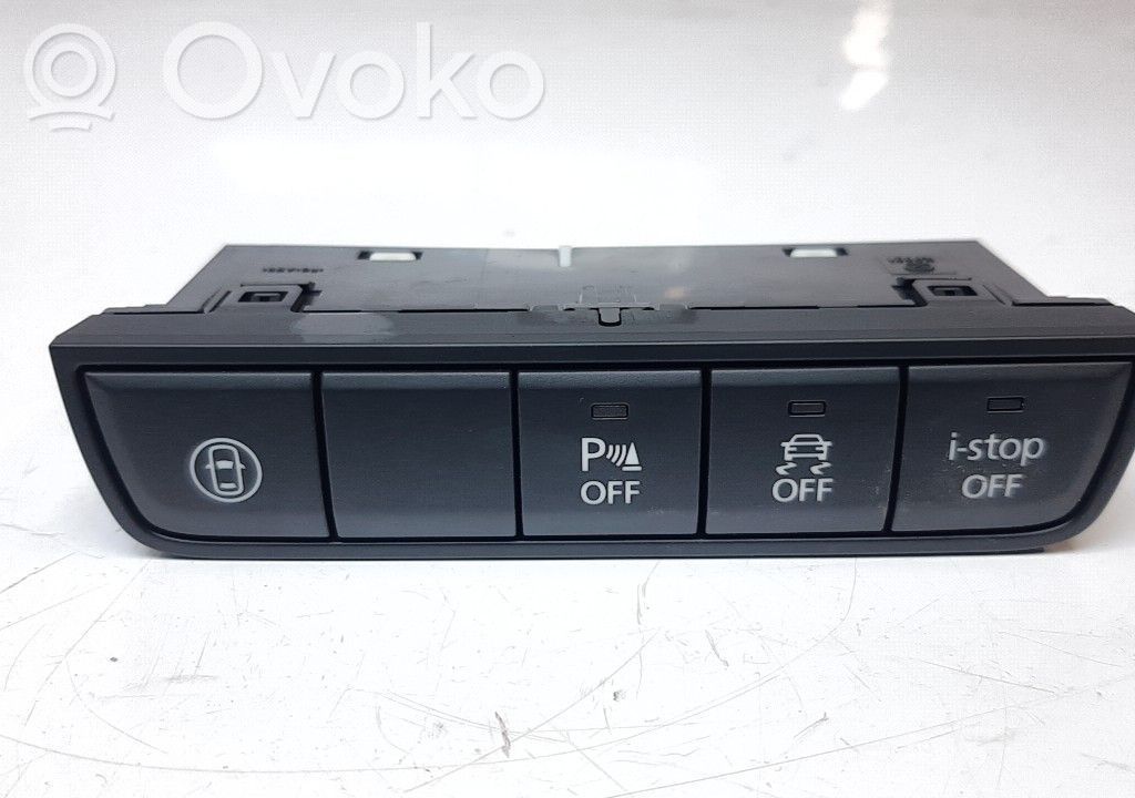 Mazda 3 Steering wheel buttons/switches 