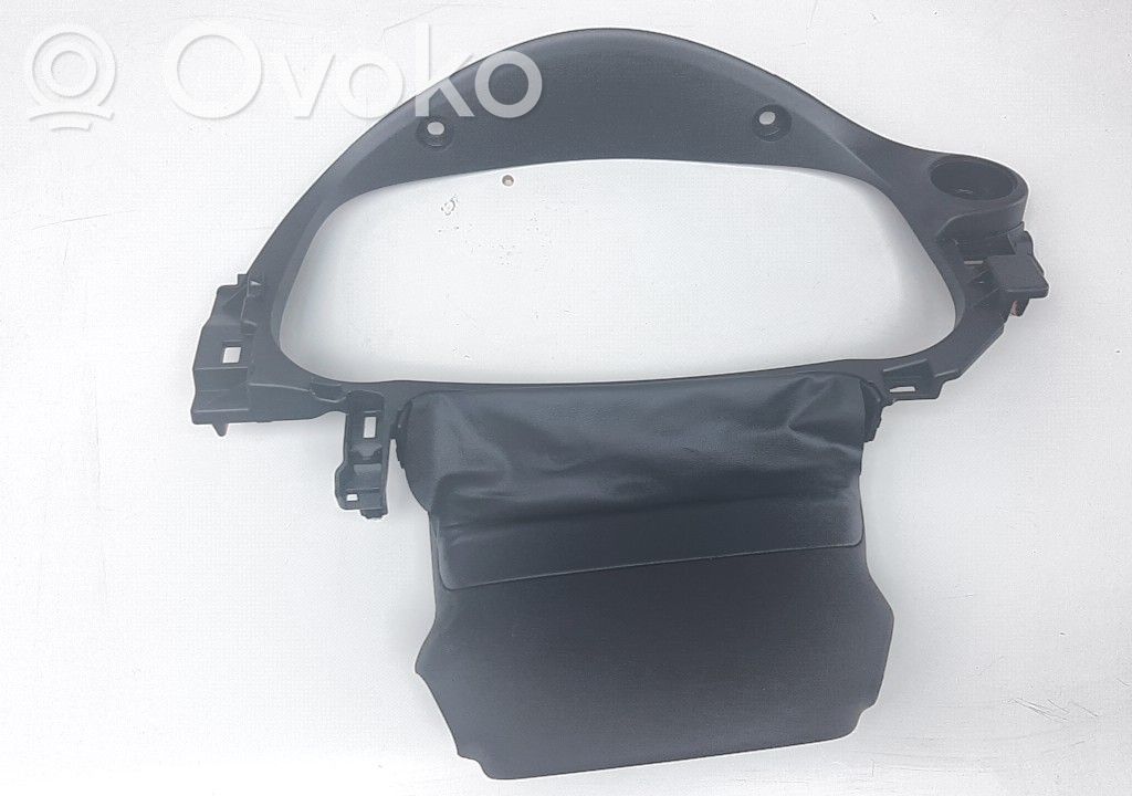 Lexus NX Osłona tylnej klapy 