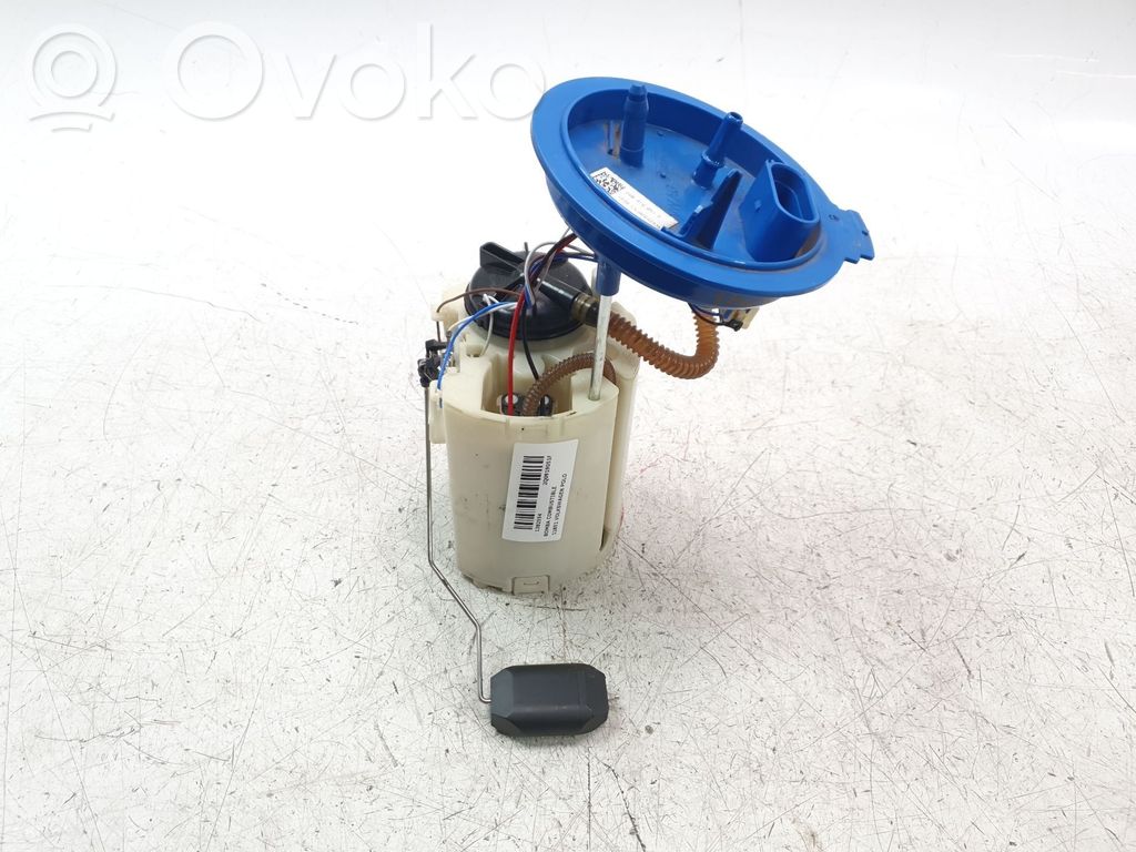 Volkswagen Polo VI Pompa carburante immersa 