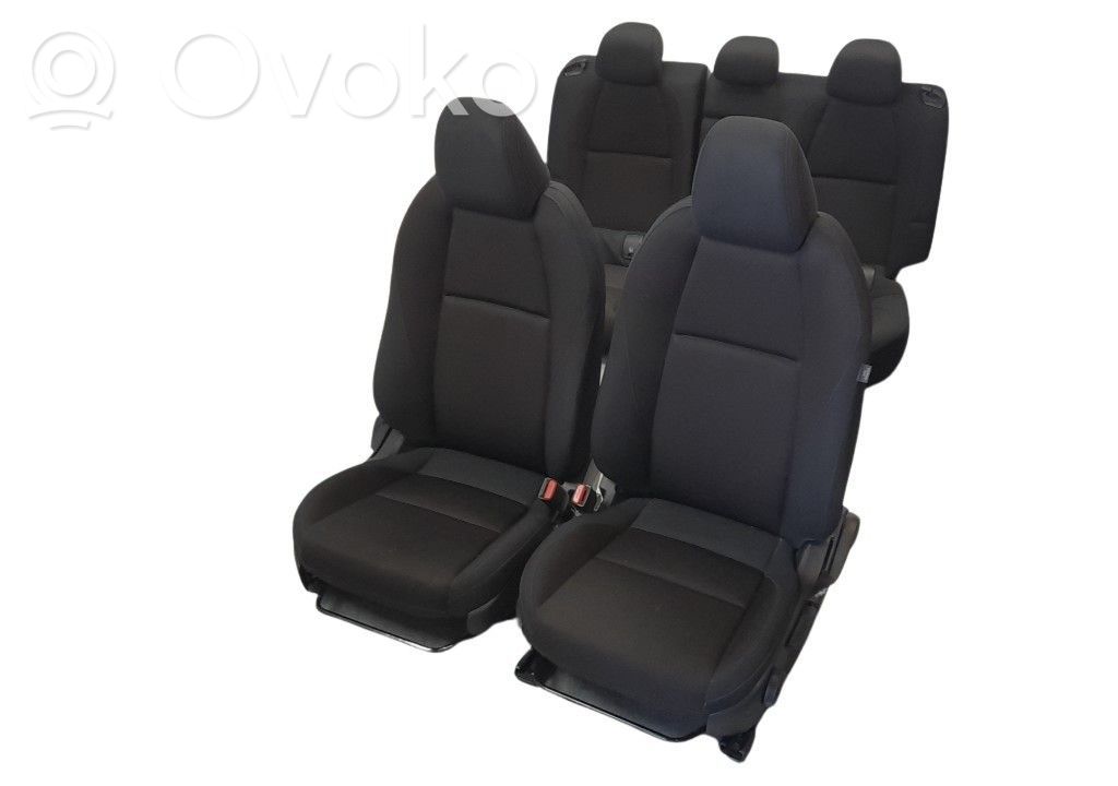 Mazda 3 Seat set 