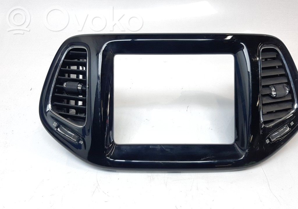 Jeep Compass Owiewka / Deflektor powietrza szyberdachu 