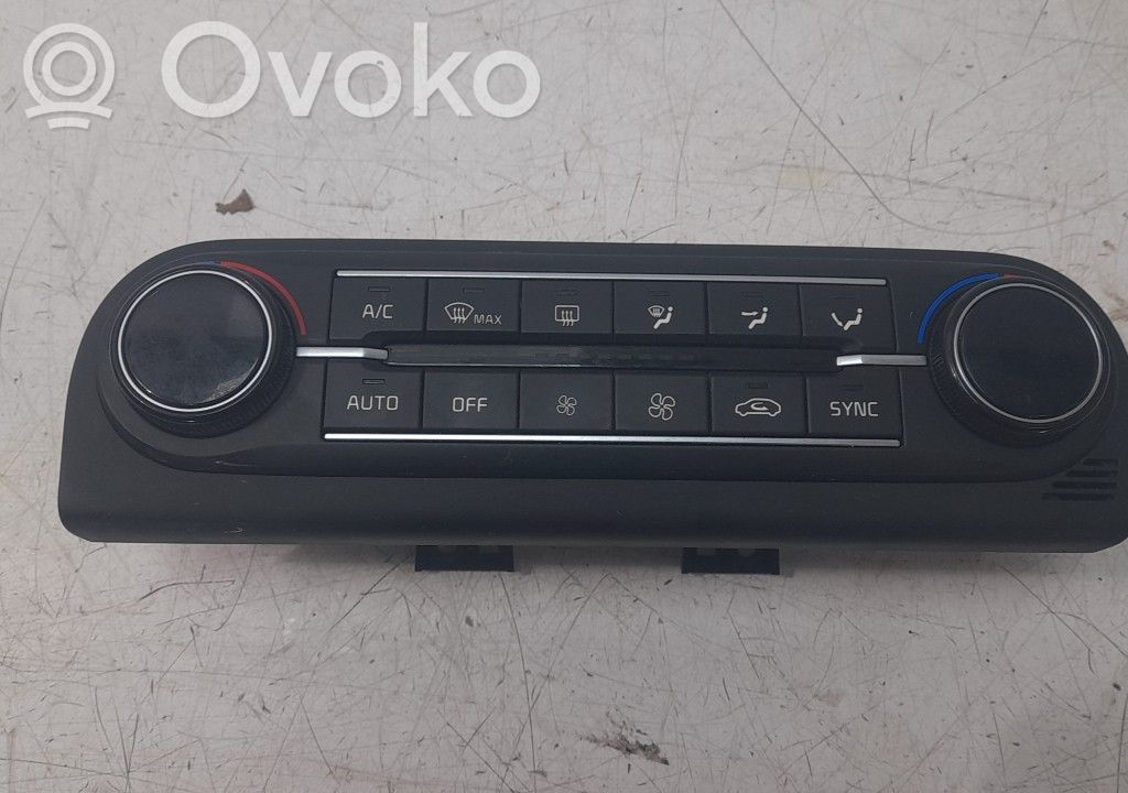 KIA Xceed Climate control unit 
