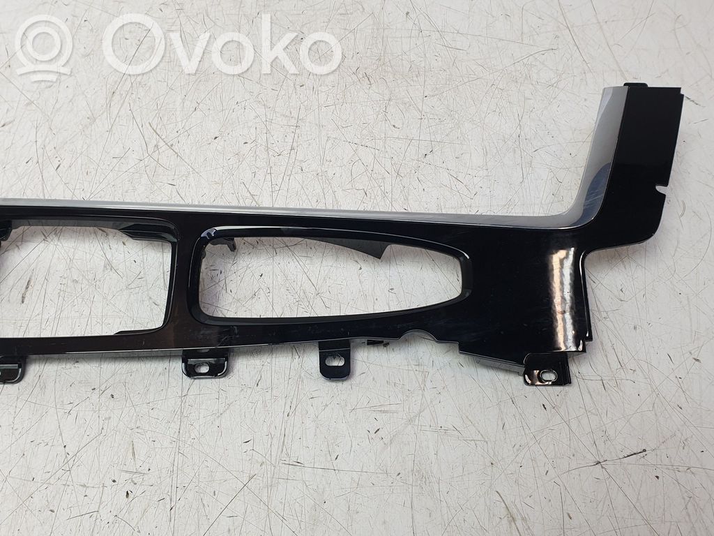 Volvo S60 Osłona tylnej klapy 