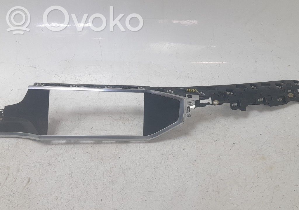 Audi Q3 F3 Moldura inferior 