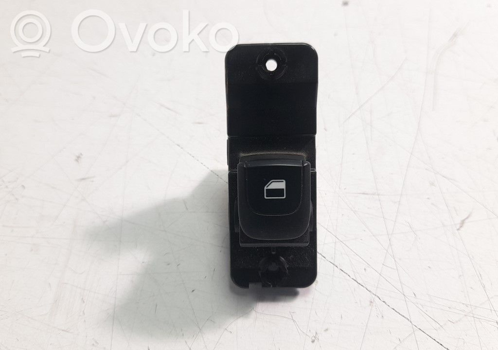 KIA Stonic Electric window control switch 