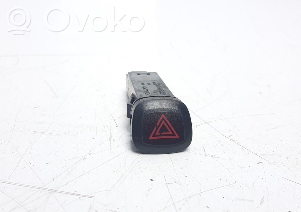 Hazard light switch   9123682